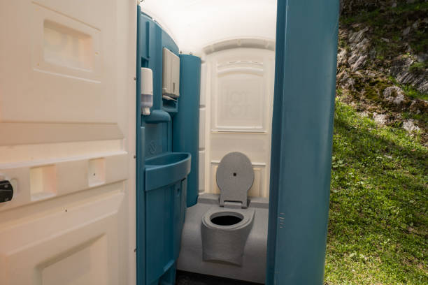 Best Portable toilet rental cost  in Farley, IA